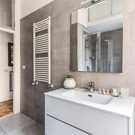 Lovely Renovated Flat By Vatican 公寓